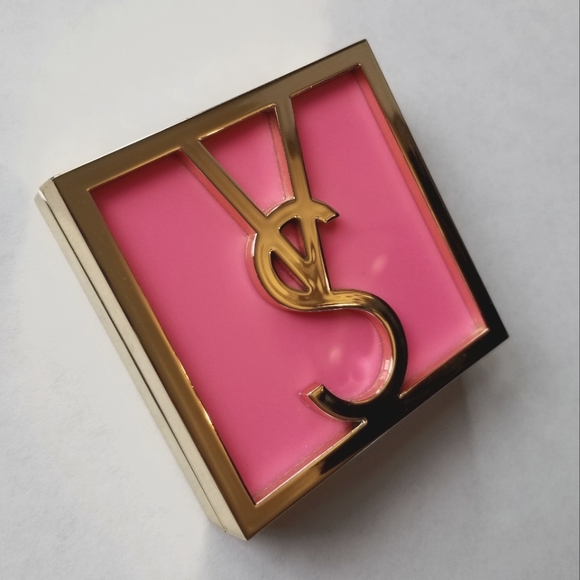 ❗Vintage Victoria's Secret Barbie Pink and Gold Compact Mirror Palette❗ - Picture 1 of 6